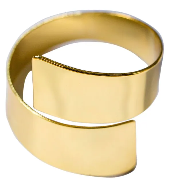 LA MARR gold napkin ring