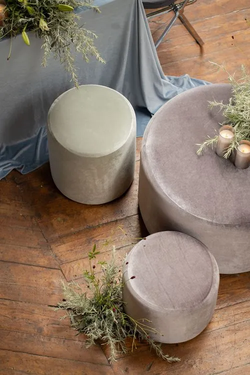 Ash-pistachio table setting at rectangular table