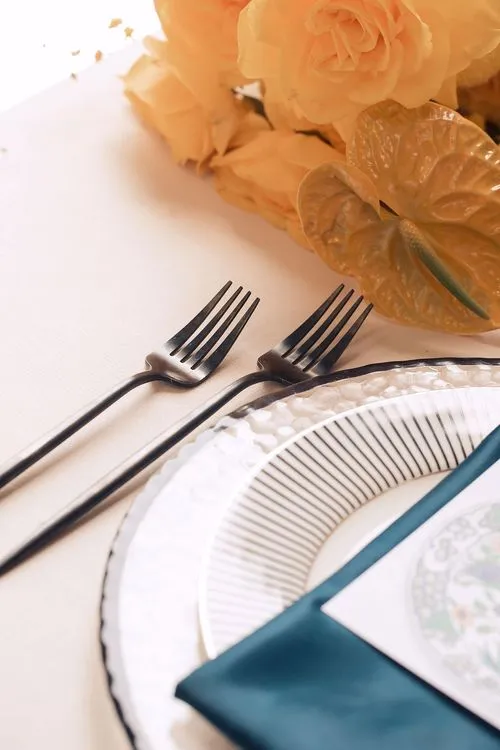 Beige table setting with blue accents