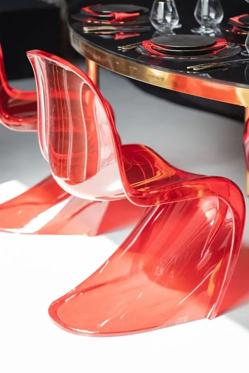 Black-Glass Serpentine, Red Panton, Charger with Red Rim