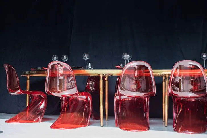 Black-Glass Serpentine, Red Panton, Charger with Red Rim