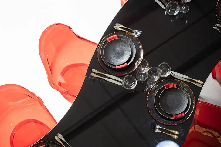 Black-Glass Serpentine, Red Panton, Charger with Red Rim