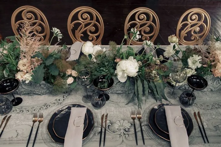 Black-Tie Gala — Rectangular Table, Gold Highlights