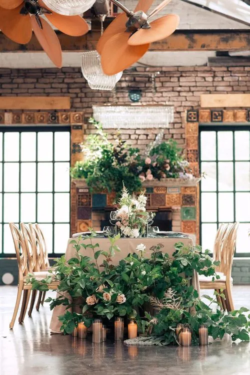 Black-Tie Gala — Rectangular Table, Gold Highlights