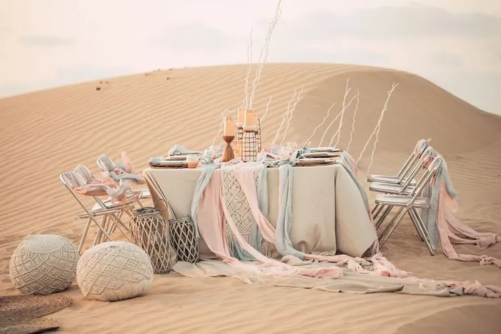 Boho-tablescape in the desert