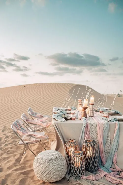 Boho-tablescape in the desert