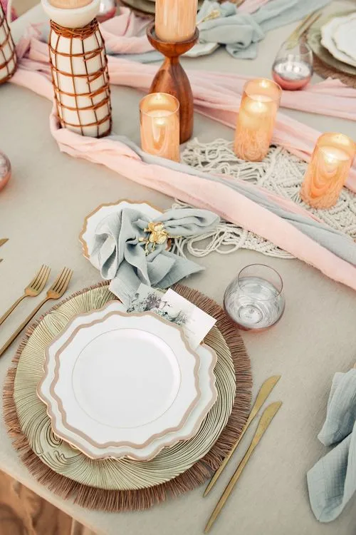 Boho-tablescape in the desert