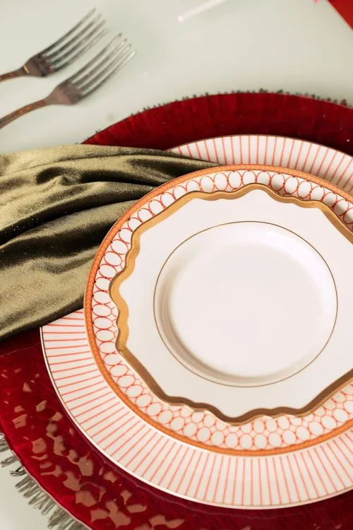 Candy Cane Charm — Horseshoe Christmas Table