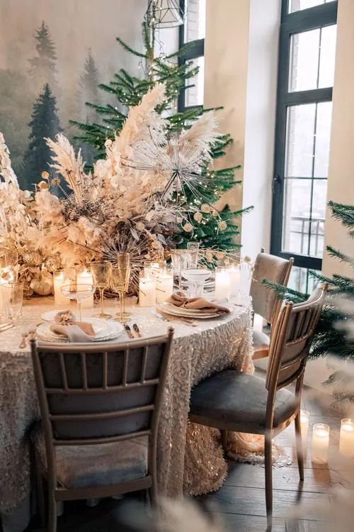 Christmas Round — Sequin Table & Candlelight