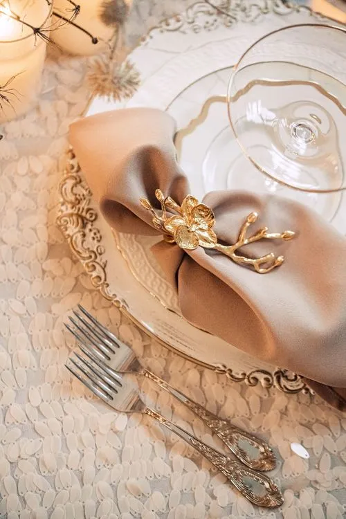 Christmas Round — Sequin Table & Candlelight