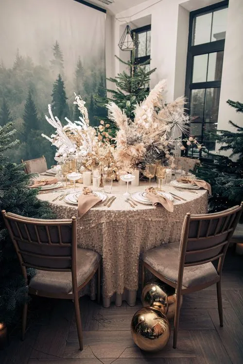 Christmas Round — Sequin Table & Candlelight