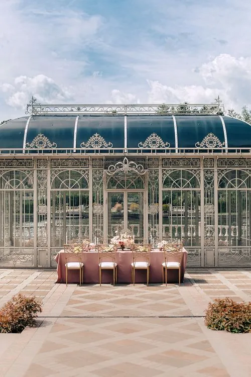 Coffee-Neutral Brunch — Rectangular Garden Setting