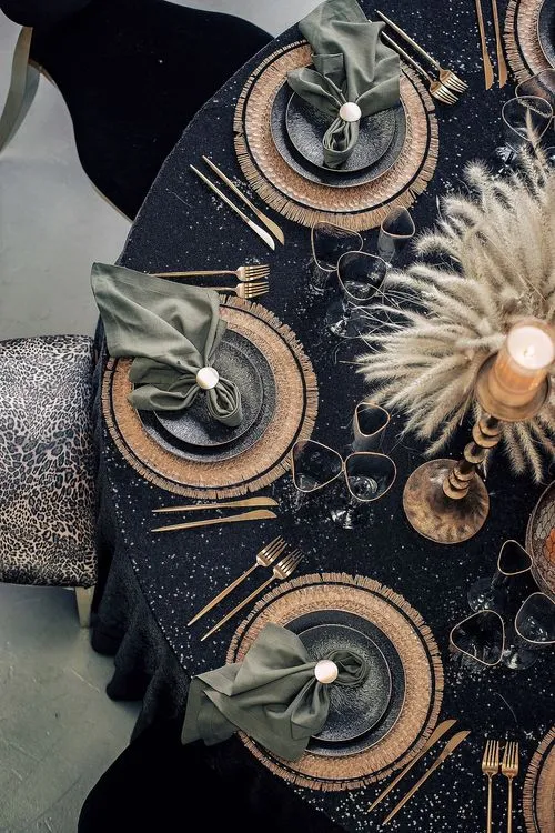 Earthy Safari Round — Lounge Seating & Cocktail Glasses