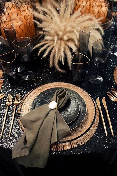 Earthy Safari Round — Lounge Seating & Cocktail Glasses