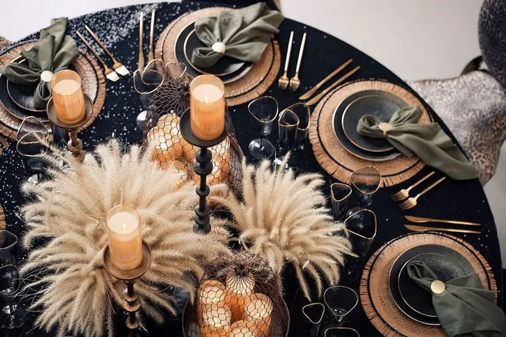 Earthy Safari Round — Lounge Seating & Cocktail Glasses