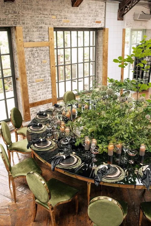 Forest table setting at large round table