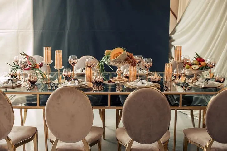 Glass rectangular table contemporary setup