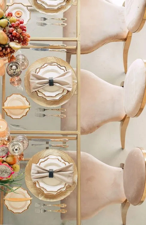 Glass rectangular table contemporary setup