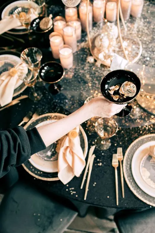 Golden Glow on Black — Holiday Sparkles