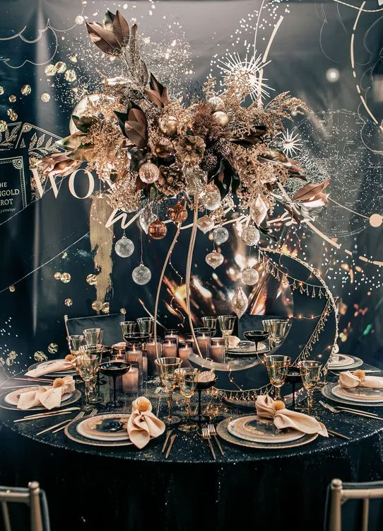 Golden Glow on Black — Holiday Sparkles