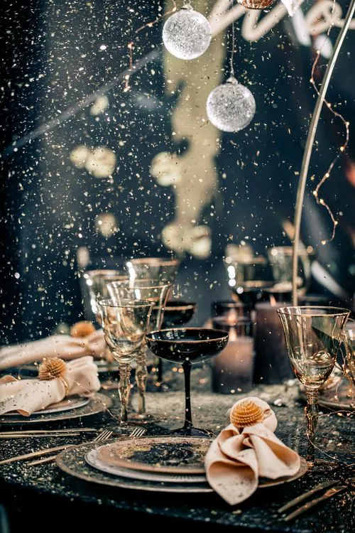 Golden Glow on Black — Holiday Sparkles