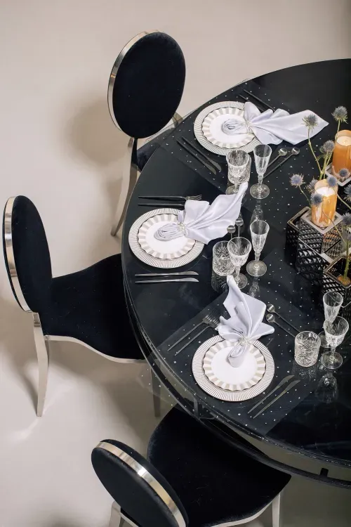 Graphique Black Table Setting at round table