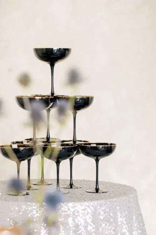 Graphique Black Table Setting at round table