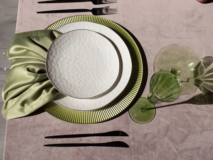 Green Bloom Glasses — Silver-Rimmed Bone China Plates