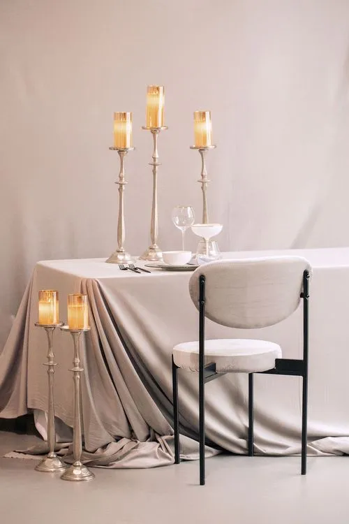 Grey tablescape – houndstooth accent