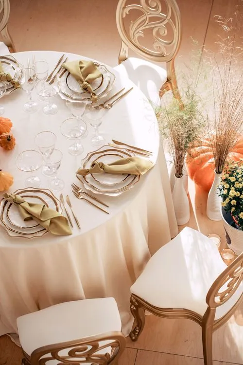 Harvest Lunch — Pumpkins & Warm Tones