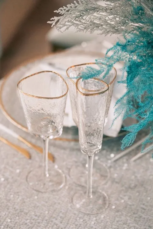 Icy Blue & Silver — Round Table