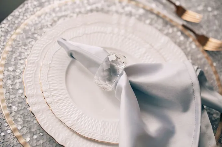 Icy Blue & Silver — Round Table