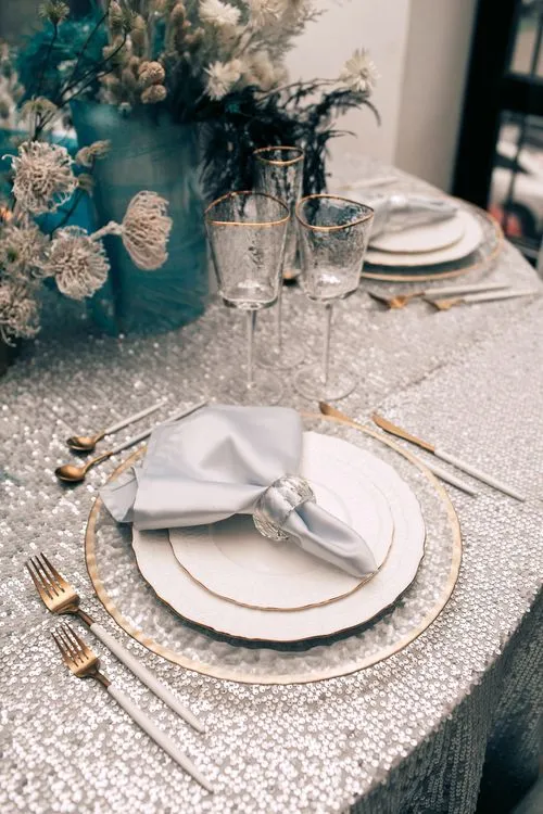 Icy Blue & Silver — Round Table