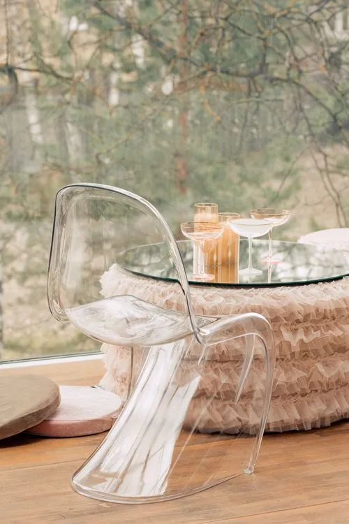 Ivory set  at rectangular table