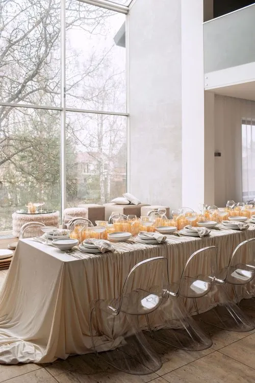 Ivory set  at rectangular table