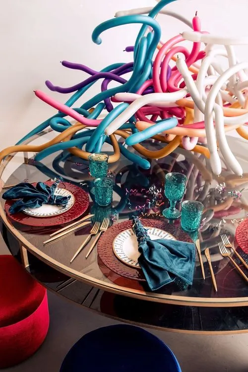 Kids blue-red table setting at round table