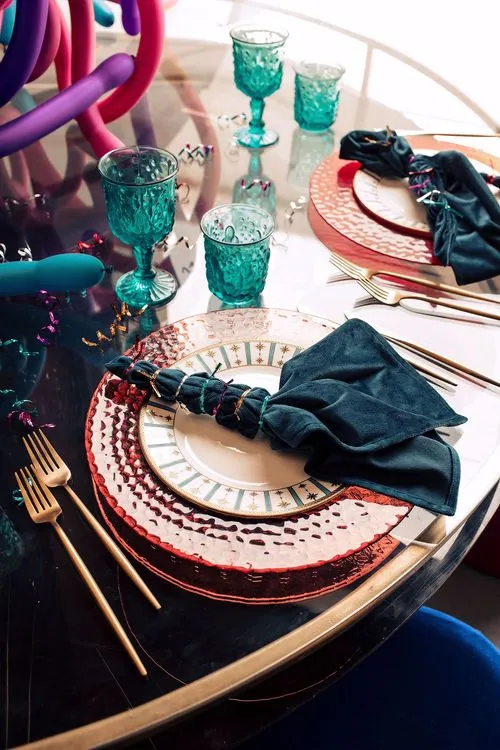 Kids blue-red table setting at round table