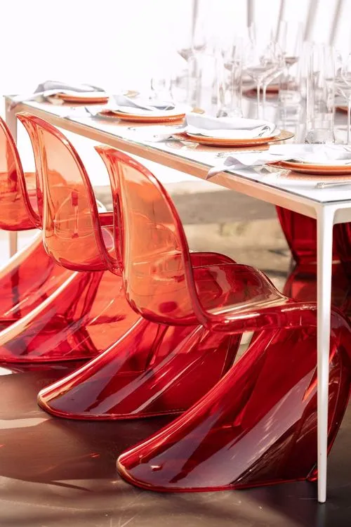 Kremer Fine Dining Set — Moffo Plates & Red Panton
