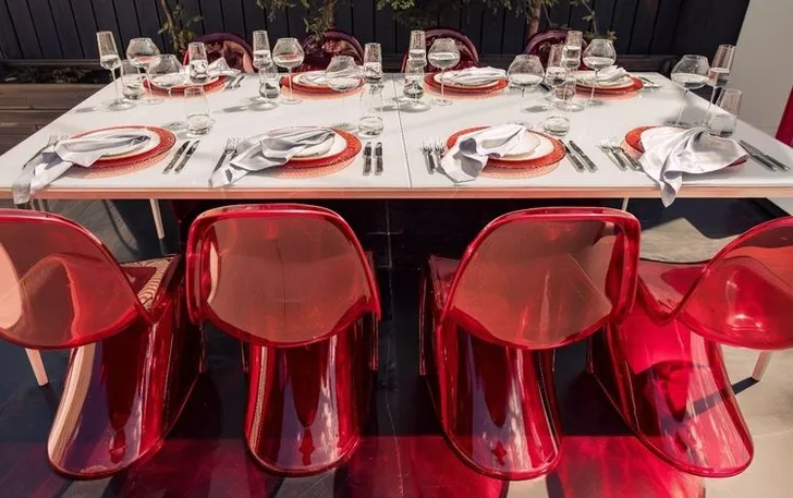 Kremer Fine Dining Set — Moffo Plates & Red Panton