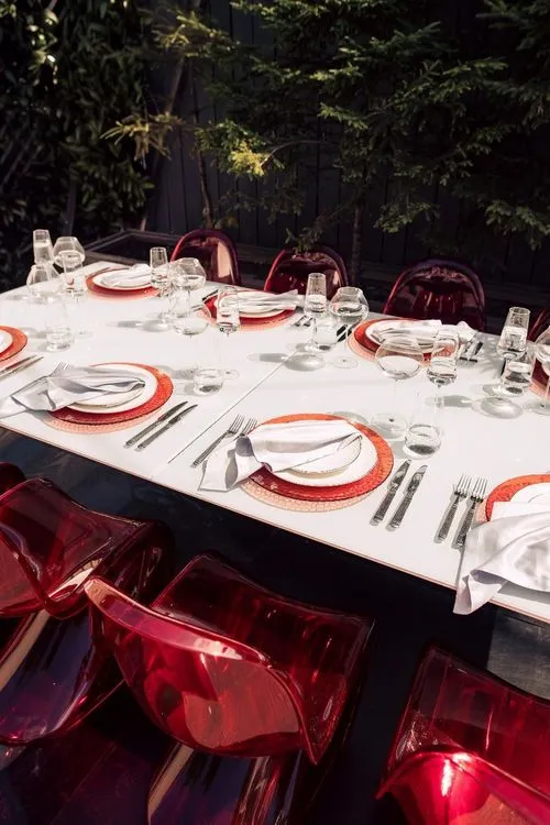 Kremer Fine Dining Set — Moffo Plates & Red Panton
