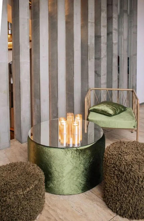 Moss-Green Velvet Serpentine, Many Candles