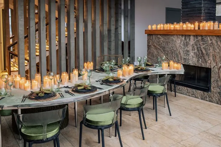 Moss-Green Velvet Serpentine, Many Candles