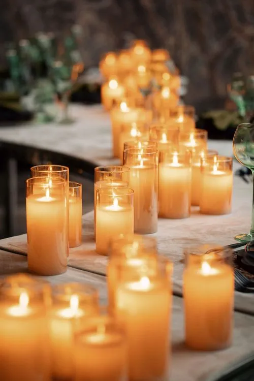 Moss-Green Velvet Serpentine, Many Candles