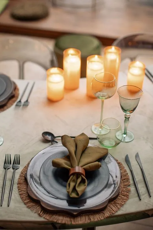 Moss-Green Velvet Serpentine, Many Candles