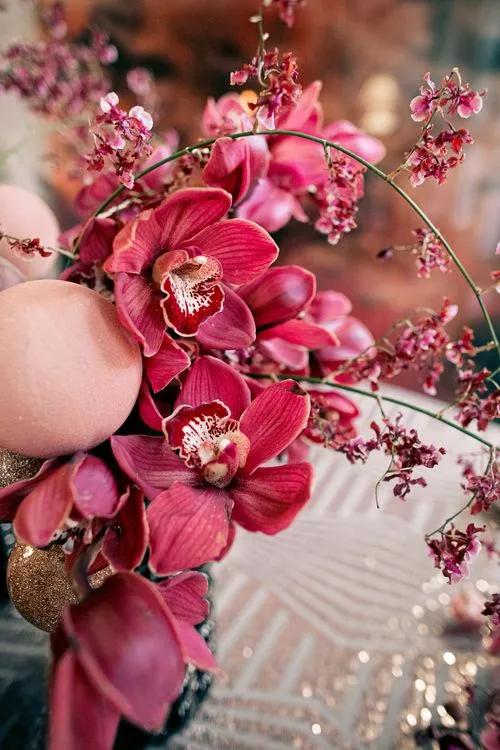 Opulent Florals in Cocoa & Nude — Round Table