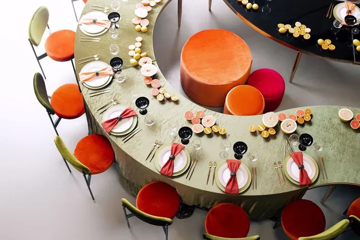 Orange green serpentine table set