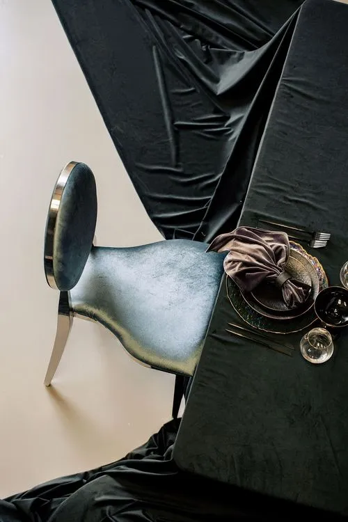 Pearl-blue table setting at rectangular table