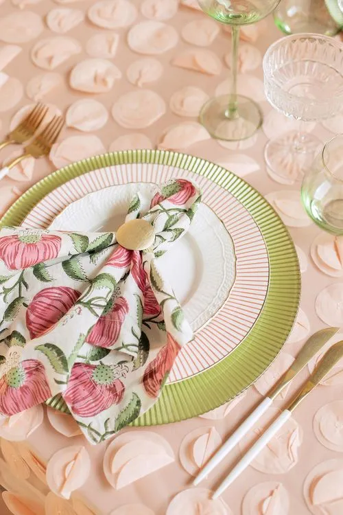 Powder table setting at wave table