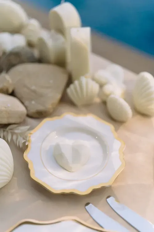 Romantic white and blue table setting
