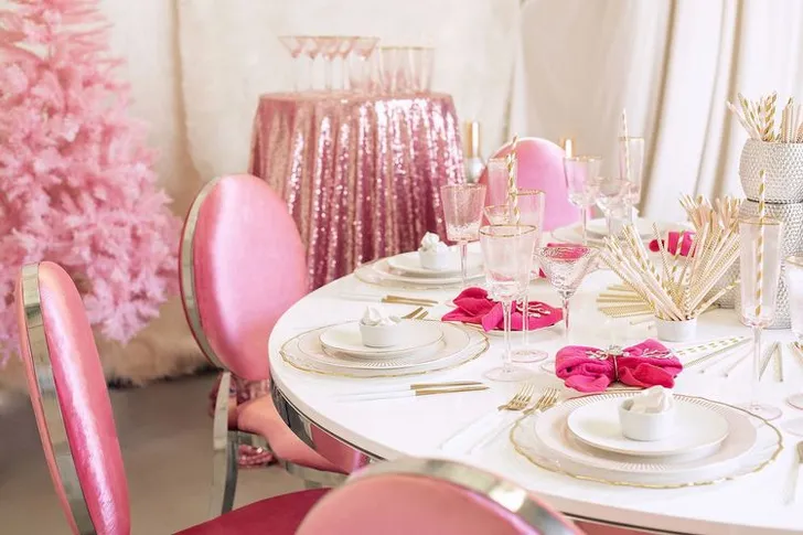 Round Table in Barbie Pink Sequins, Silver Base